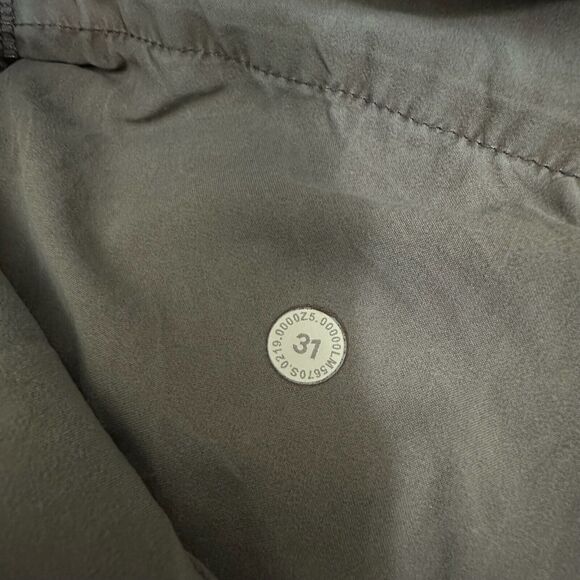 LULULEMON M's ABC Classic-Fit 5 Pocket Pant Warpstreme in Washed Grey - Picture 11 of 14